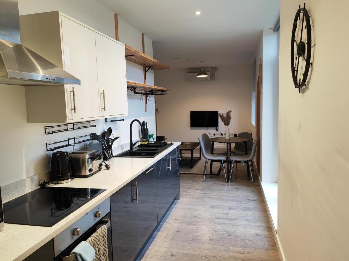 404 Bayard Plaza 2 Bedroom Apartment With Outside Terrace Peterborough Dış mekan fotoğraf