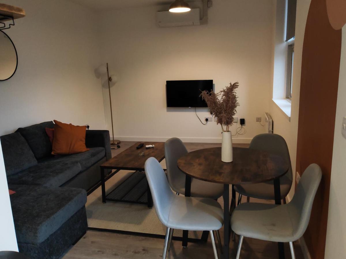 404 Bayard Plaza 2 Bedroom Apartment With Outside Terrace Peterborough Dış mekan fotoğraf